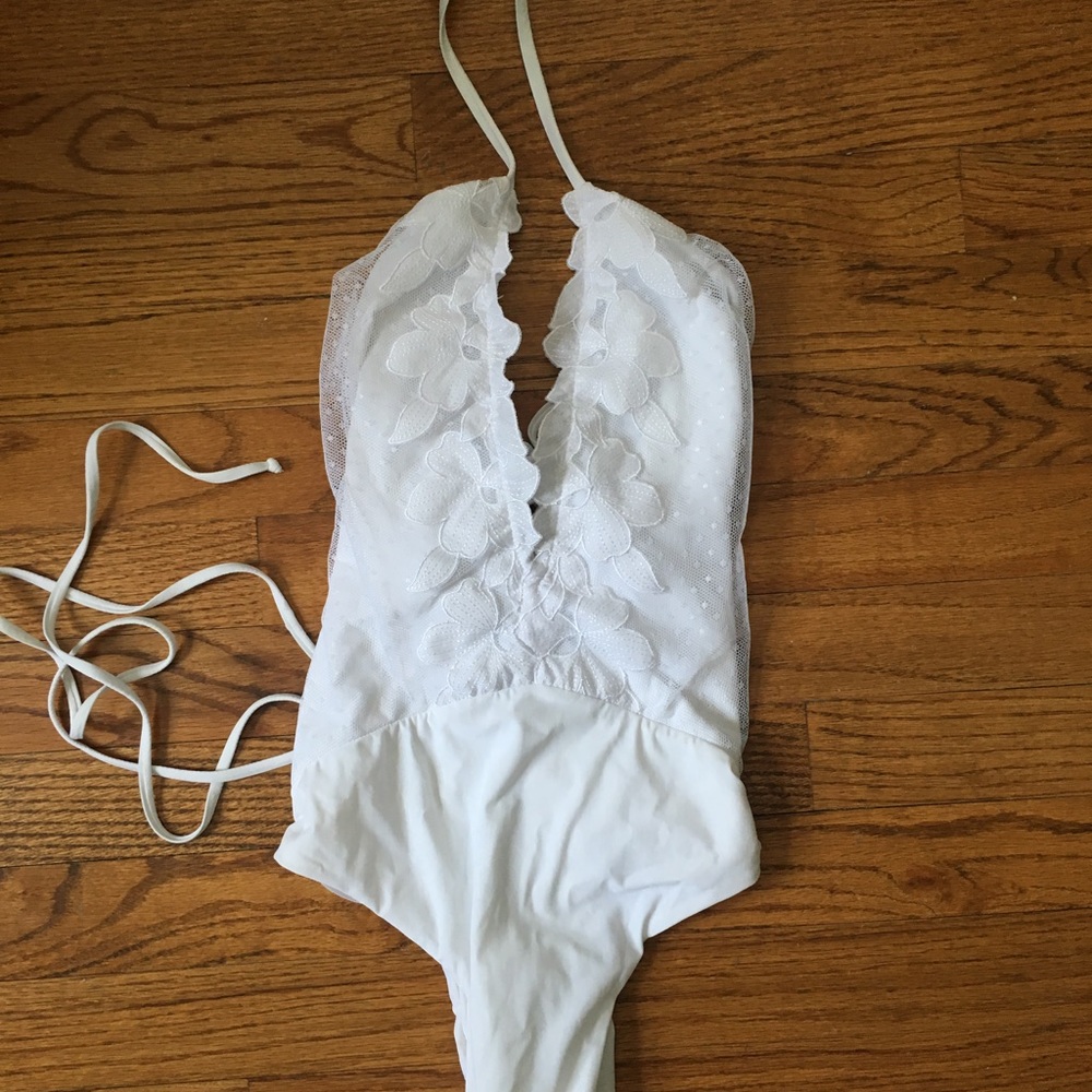 One piece swim suit